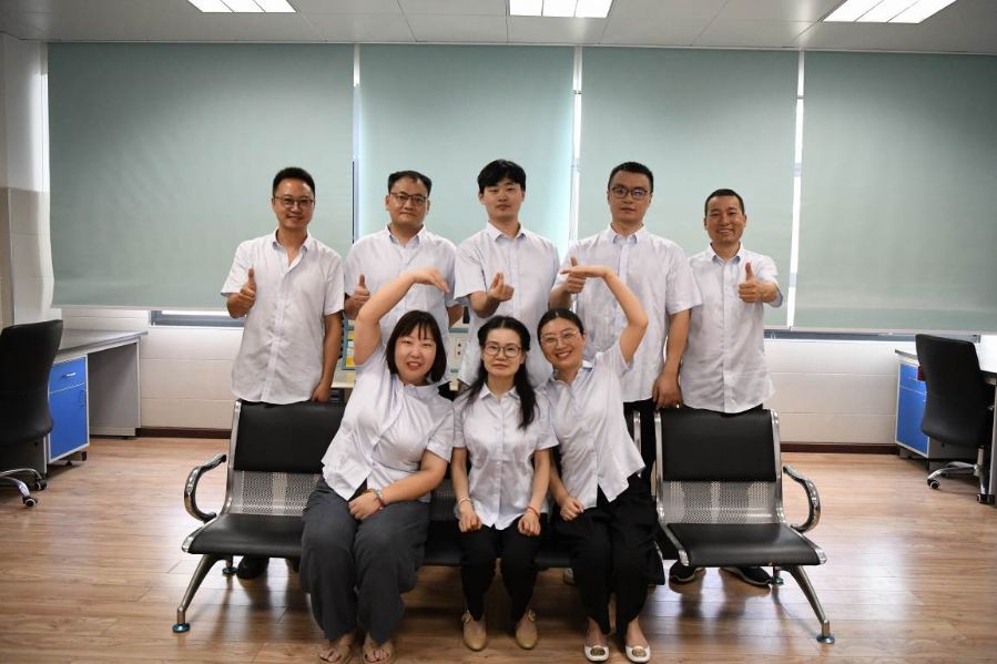 清江公司檢修公司二次班合影(攝影:胡彩虹) 清江公司檢修公司二次班合影(攝影:胡彩虹)