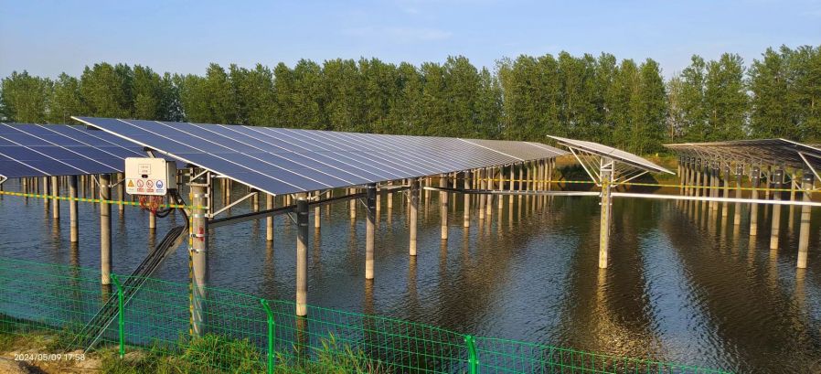 新能源公司潛江高石碑光伏電站(攝影:代改) 新能源公司潛江高石碑光伏電站(攝影:代改)