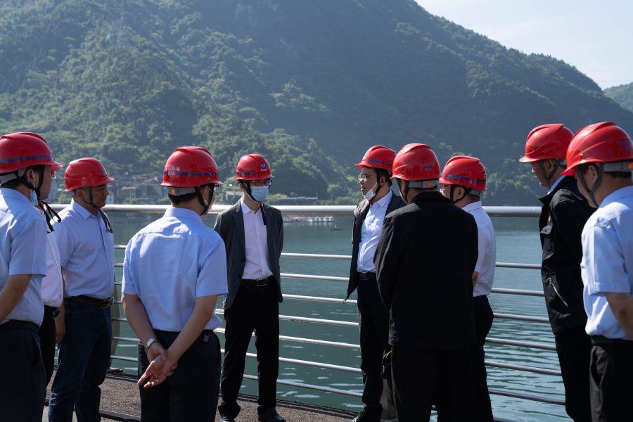 朱承軍調研清江公司安全生產和防洪度汛工作1(楊海青 攝) 朱承軍調研清江公司安全生產和防洪度汛工作1(楊海青 攝)